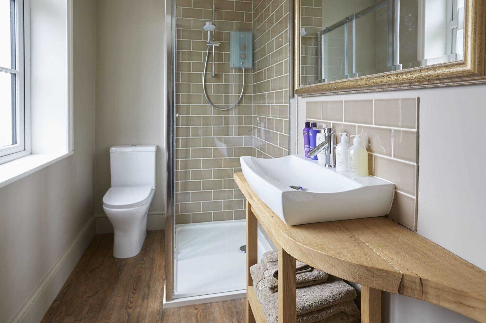 Lyndhurst House Ngoại thất bức ảnh